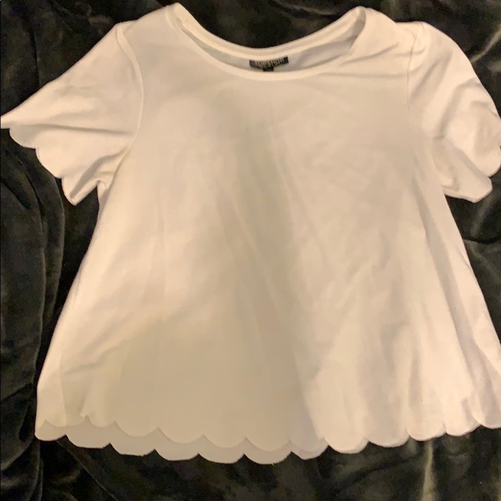 White Top shop tee
